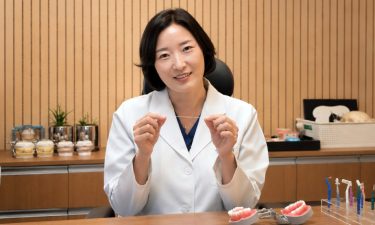 치간칫솔과 치실을 사용해야 하는 이유 | 권수정 원장 썸네일 이미지
