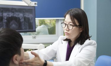 안면비대칭, 턱관절 질환이 원인일 수 있습니다 | 이선희 원장